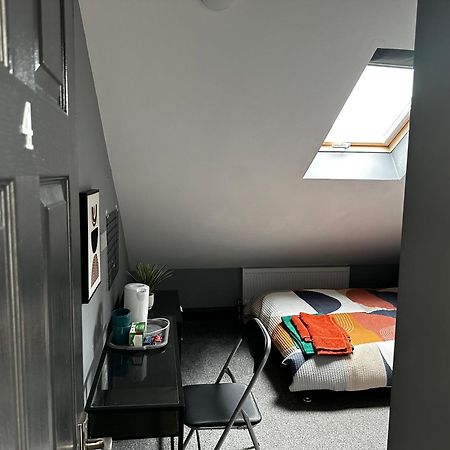 Ferienwohnung 6D Hosting Coventry Exterior foto